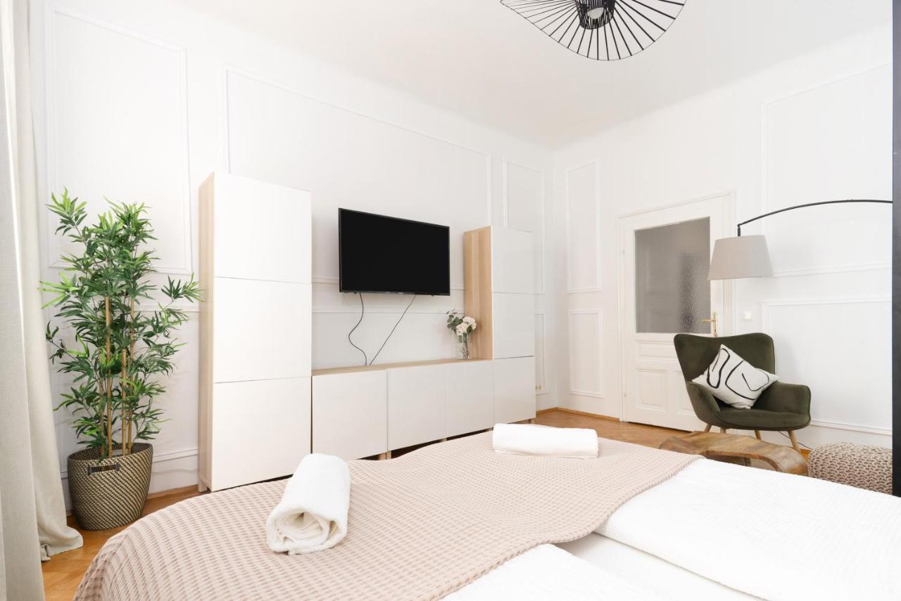 Designer Apartments Near Schoenbrunn Виена Екстериор снимка